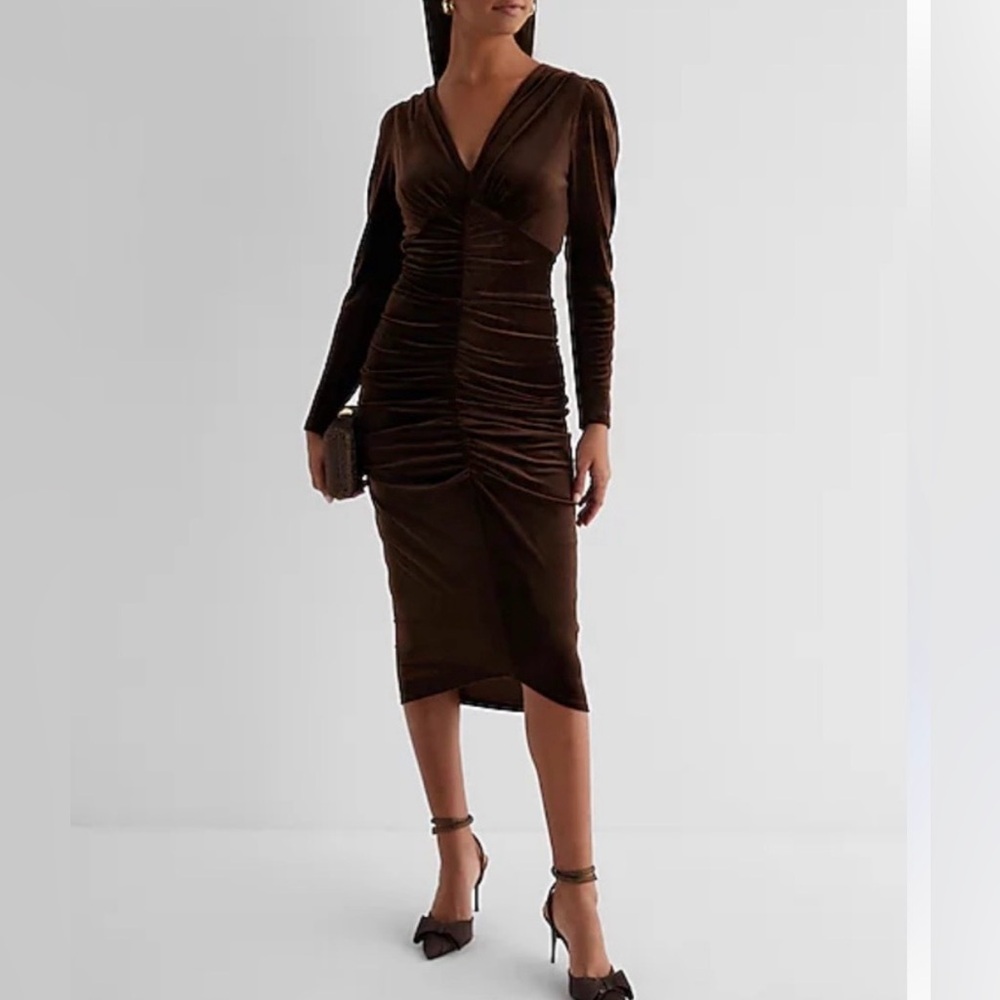 Express Brown Velvet V-Neck Ruched Dress - Women's Medium - NWT - So Flattering